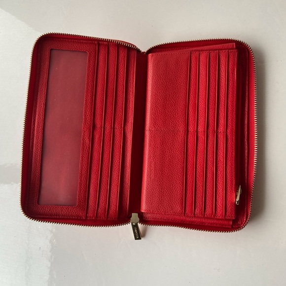Danier leather large sized zipper bifold wallet red multi slots - Picture 3 of 8